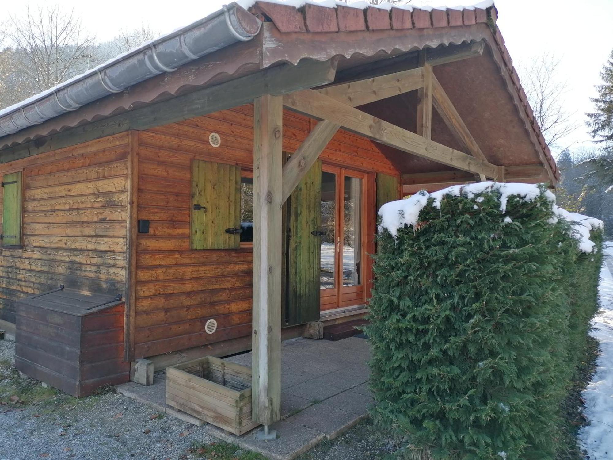Camping Le Trejeux - Petit Chalet Thônes Eksteriør billede