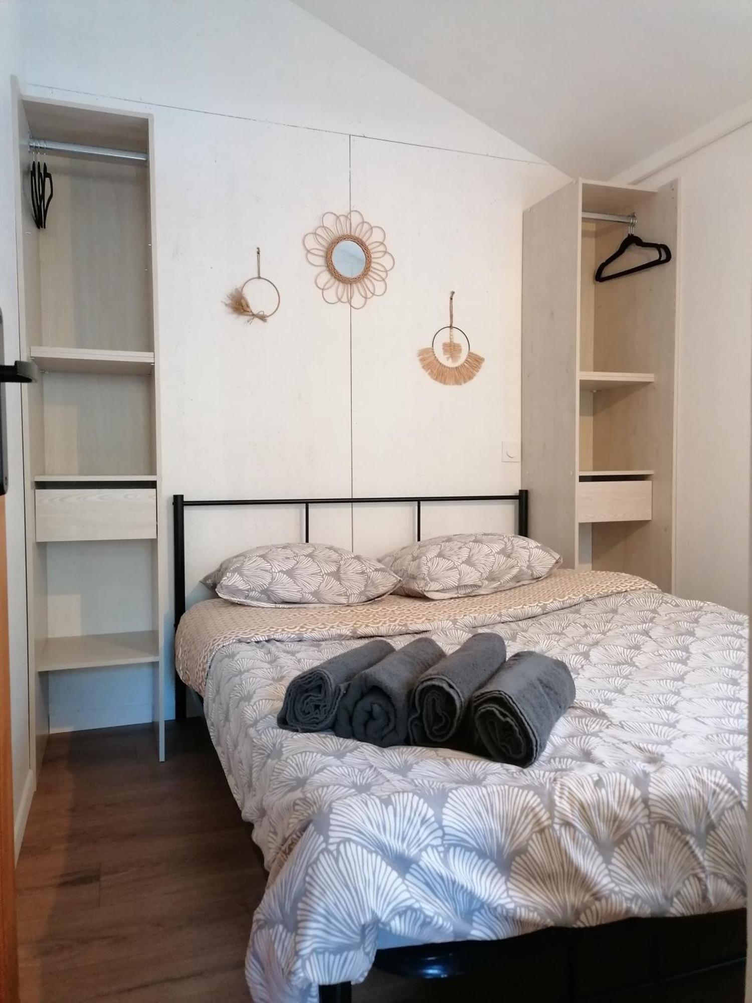 Camping Le Trejeux - Petit Chalet Thônes Eksteriør billede